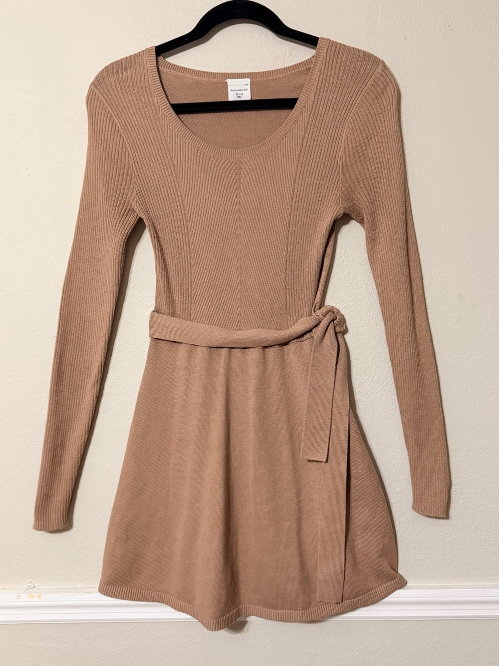abercrombie  Knit Long-Sleeve Belted Midi Dress in Tan